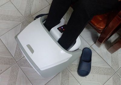 把足療店搬回家 銳珀?duì)柾茸阋惑w足療機(jī)，讓家人躺著追劇就是真享受